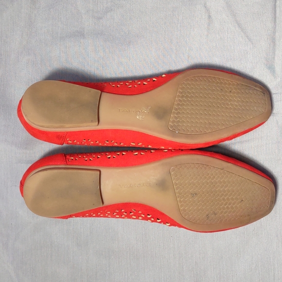 Tahari INNSIDE Suede Red Ballet Flat Slip On Shoe Size 6 ~ Almost New, see pics - Picture 4 of 10